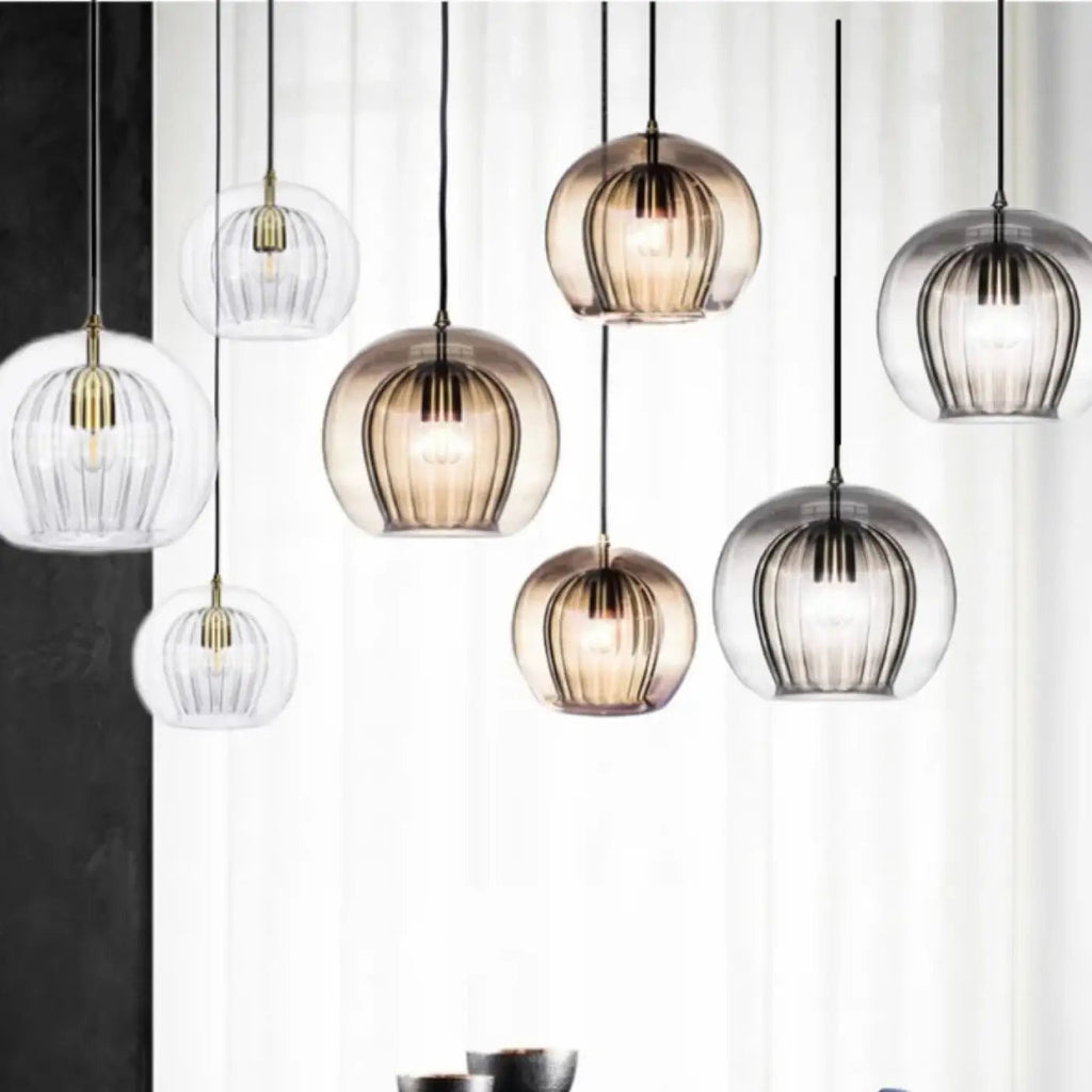Suspension en verre avec détail doré, trois teintes de verre