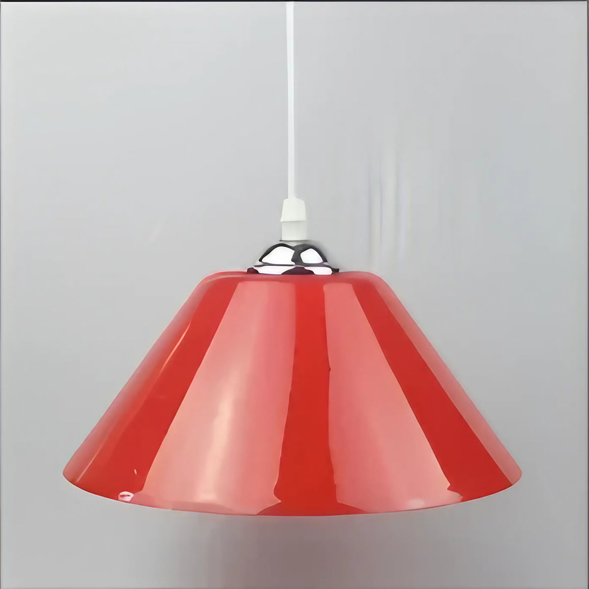 Suspension conique colorée, neuf coloris dont transparent, rouge