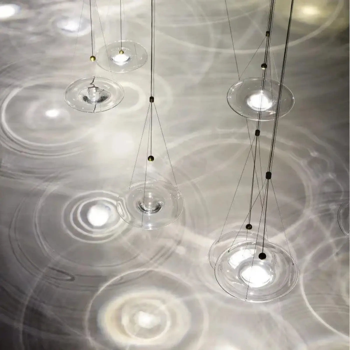 Suspension LED moderne en aluminium et verre, six tailles