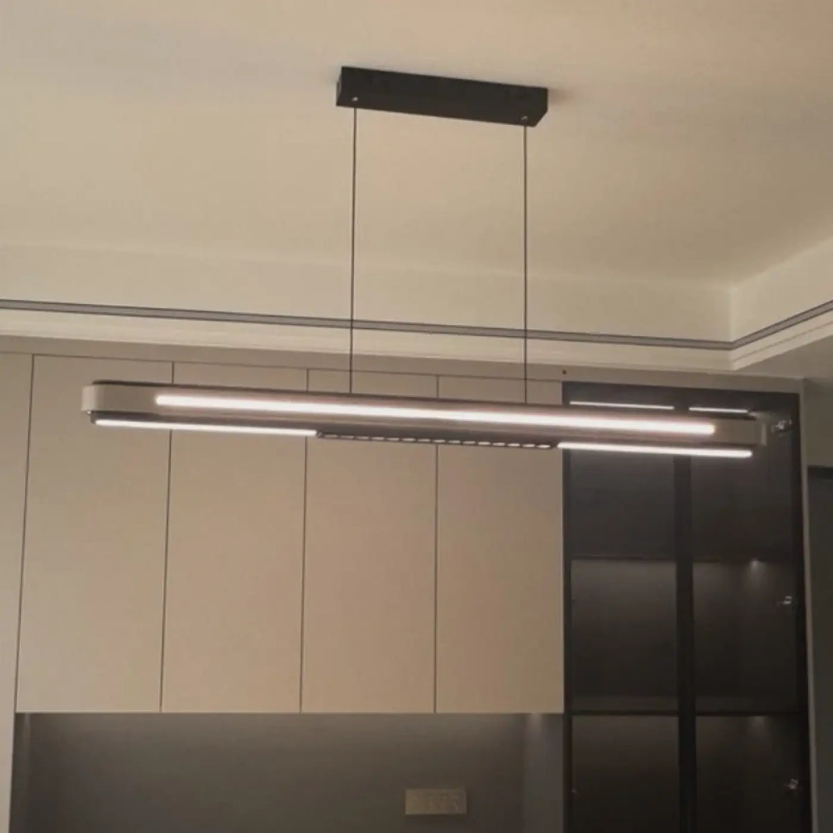 Suspension LED moderne aux lignes épurées, tailles S, M ou L
