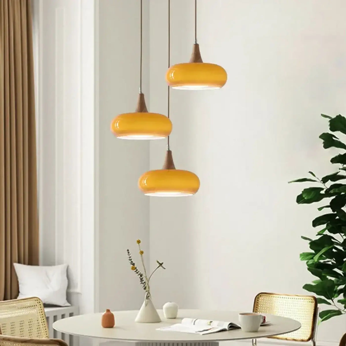 Suspension en verre minimaliste, coloris blanc ou orange