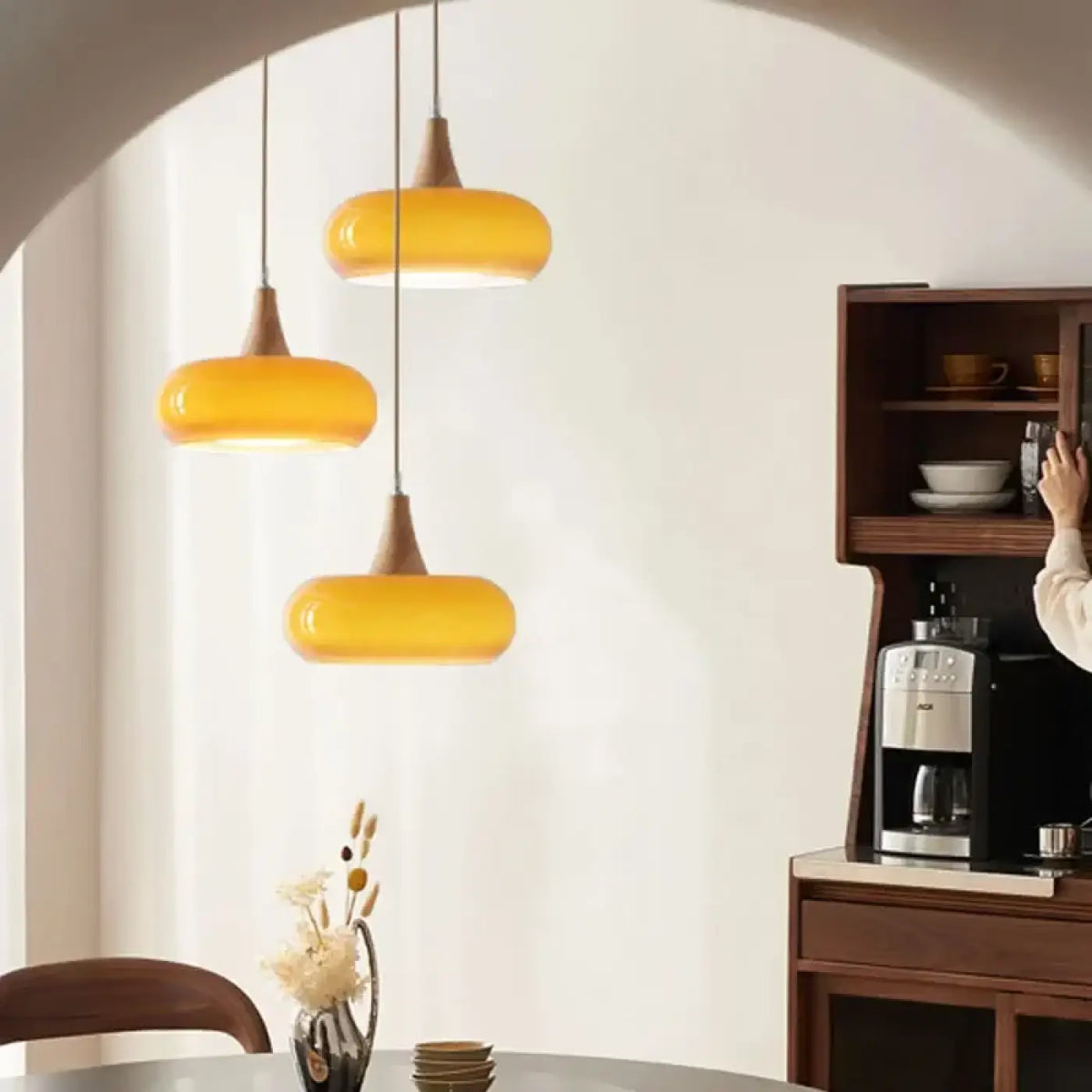 Suspension en verre minimaliste, coloris blanc ou orange