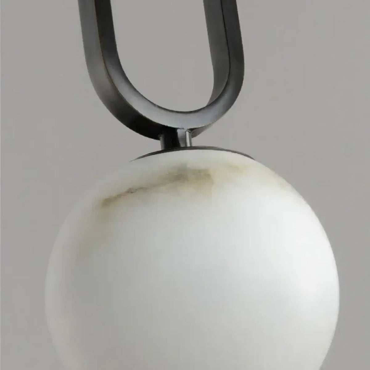 Suspension moderne aux lignes épurées, taille S ou M
