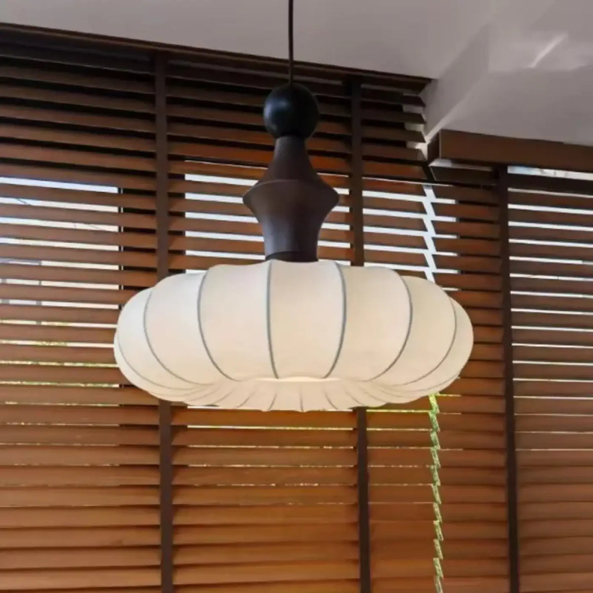 Suspension en tissu blanc et bois, tailles S et M