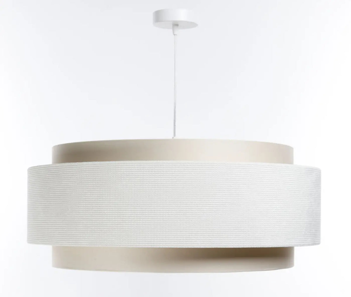 Suspension en tissu crème, lumière douce et ligne moderne