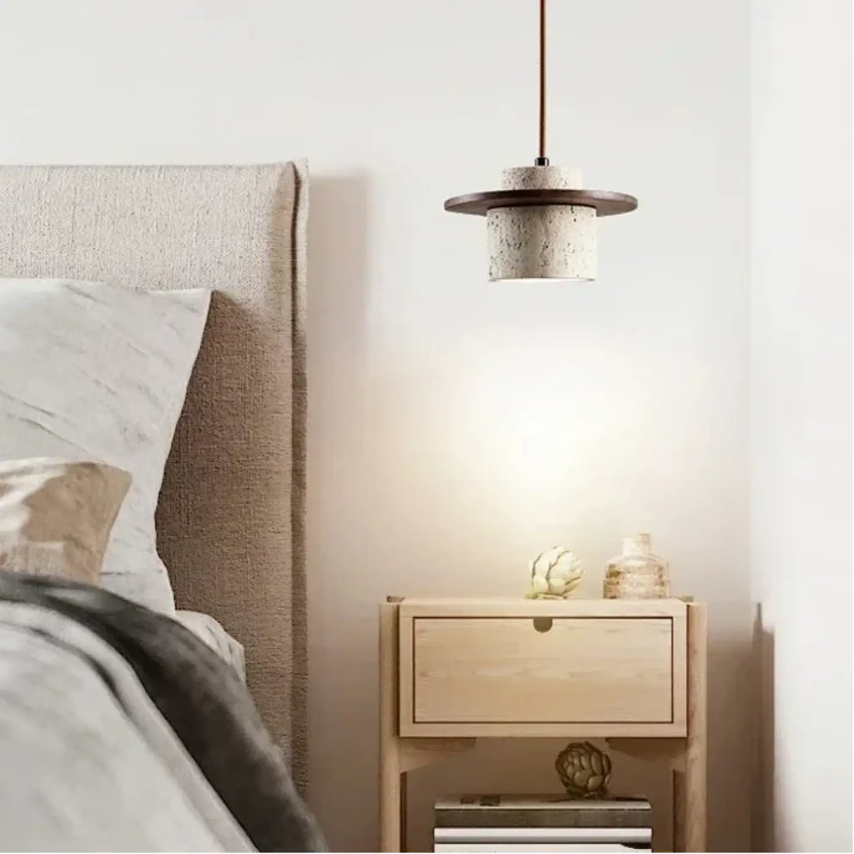 Suspension en pierre texturée et bois, beige ou marron, marron