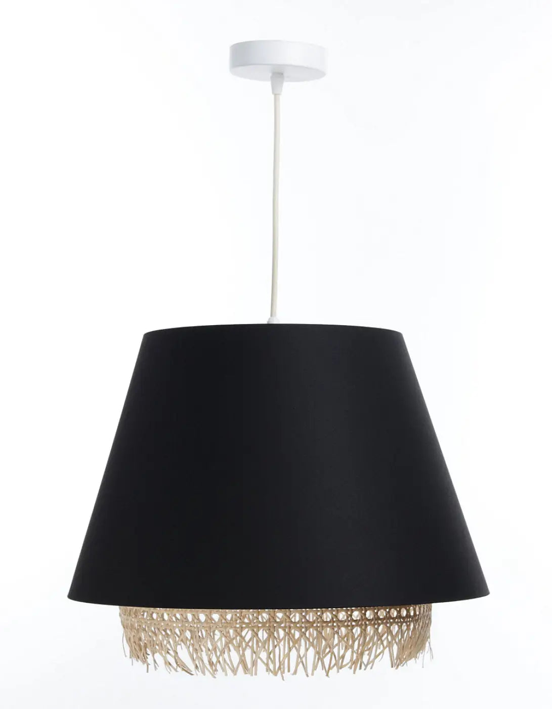 Suspension noire moderne avec abat-jour en rotin