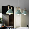 Suspension nordique avec bois, coloris bleu, orange ou gris, bleu