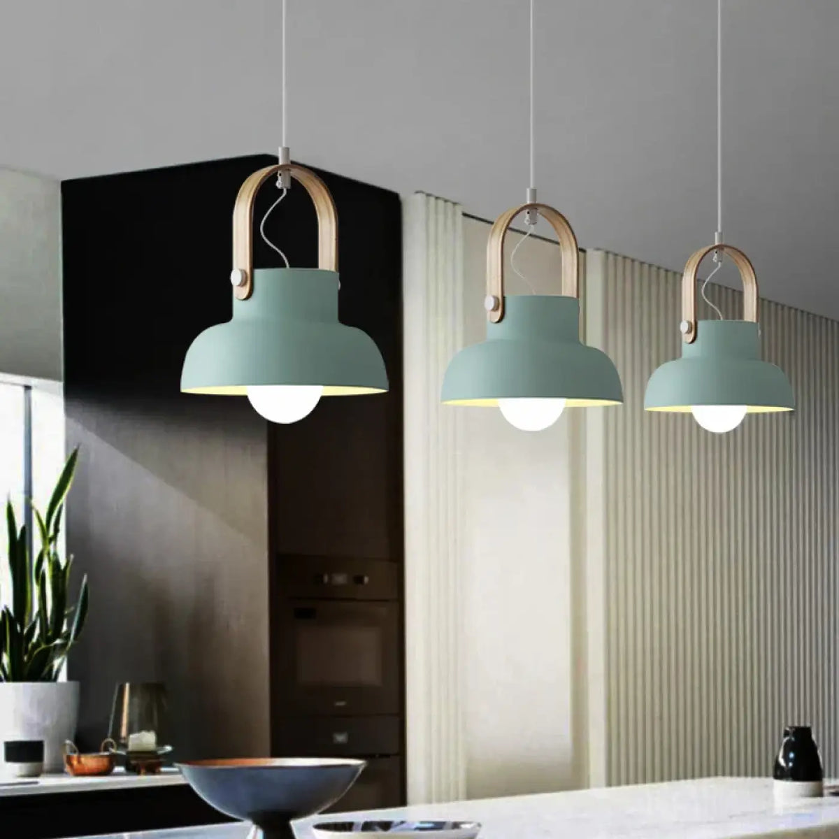 Suspension nordique avec bois, coloris bleu, orange ou gris, bleu