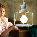 Suspension oiseaux contemporaine, silhouettes en plein vol