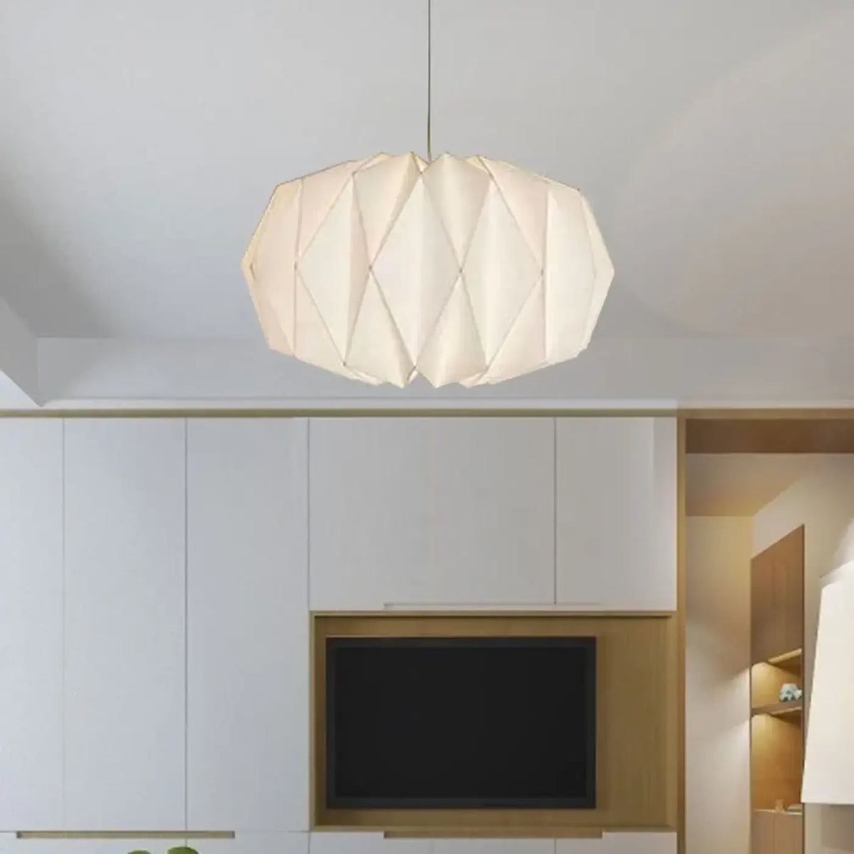 Suspension origami en papier blanc plié, deux modèles