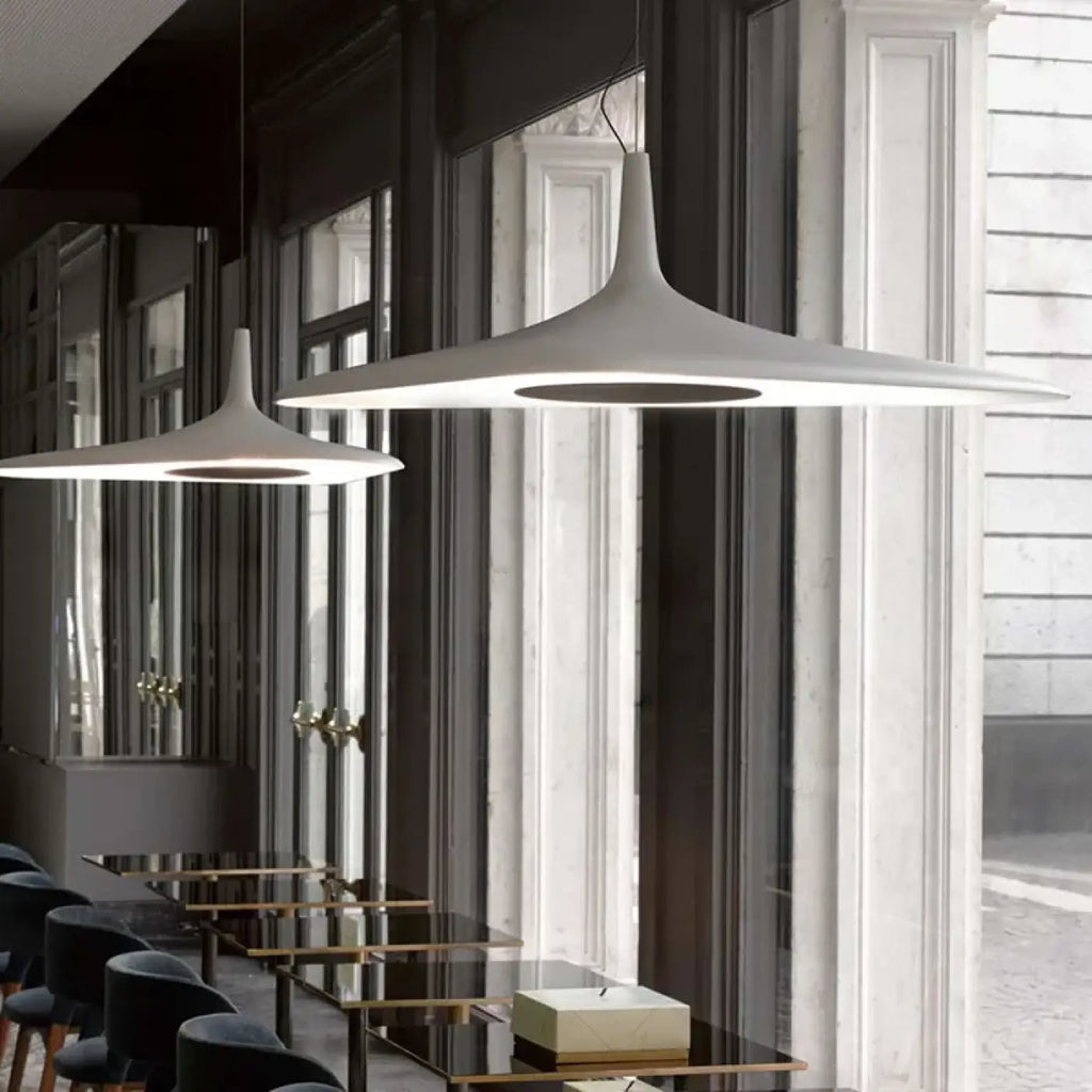 Suspension de cuisine originale, noire ou blanche