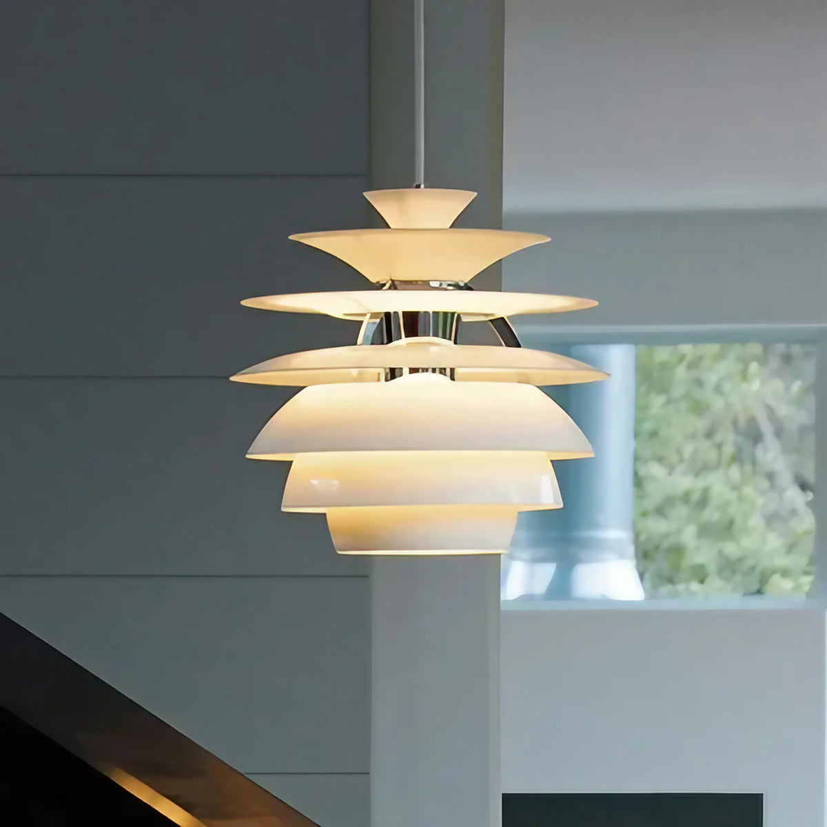 Suspension pomme de pin blanche pour la cuisine