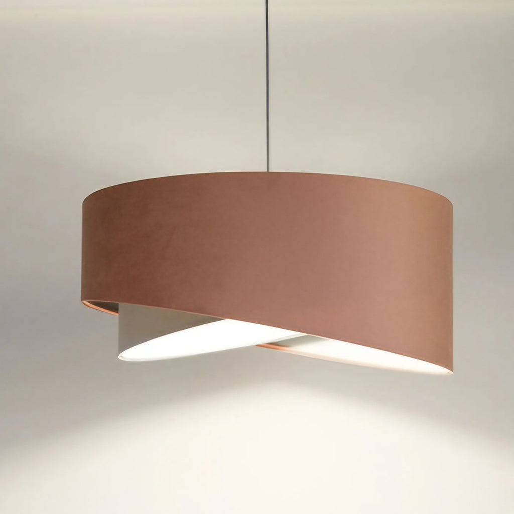 Suspension torsadée effet velours rose pâle, intérieur clair