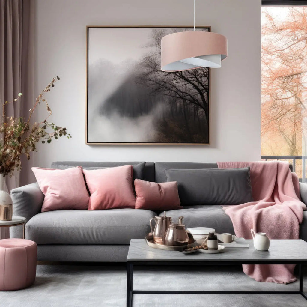 Suspension torsadée effet velours rose pâle, intérieur clair