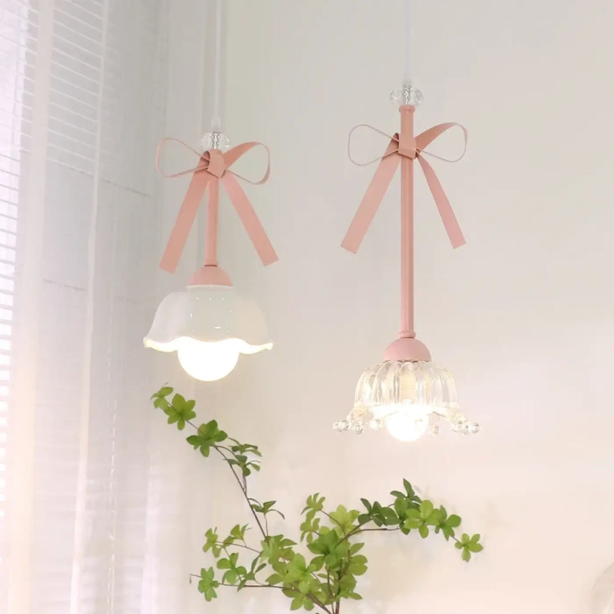 Suspension rose poudré avec nœud décoratif, quatre modèles