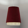 Suspension rouge moderne, abat-jour en rotin et tissu