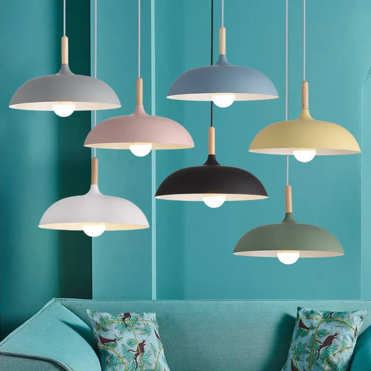 Suspension scandinave avec touche de bois clair, sept coloris