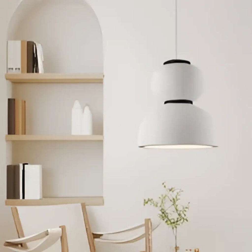 Suspension scandinave épurée pour un éclairage moderne