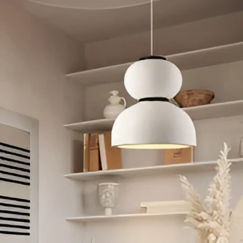 Suspension scandinave épurée pour un éclairage moderne