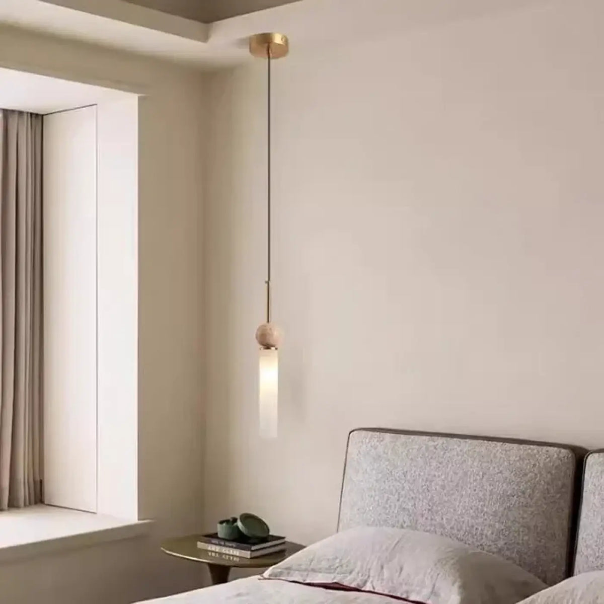 Suspension scandinave, pierre, bois et globe en verre opale
