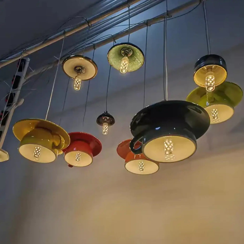 Suspension en forme de tasse, cinq coloris au choix