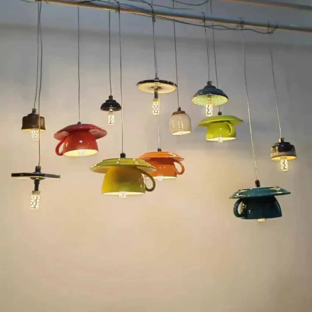 Suspension en forme de tasse, cinq coloris au choix