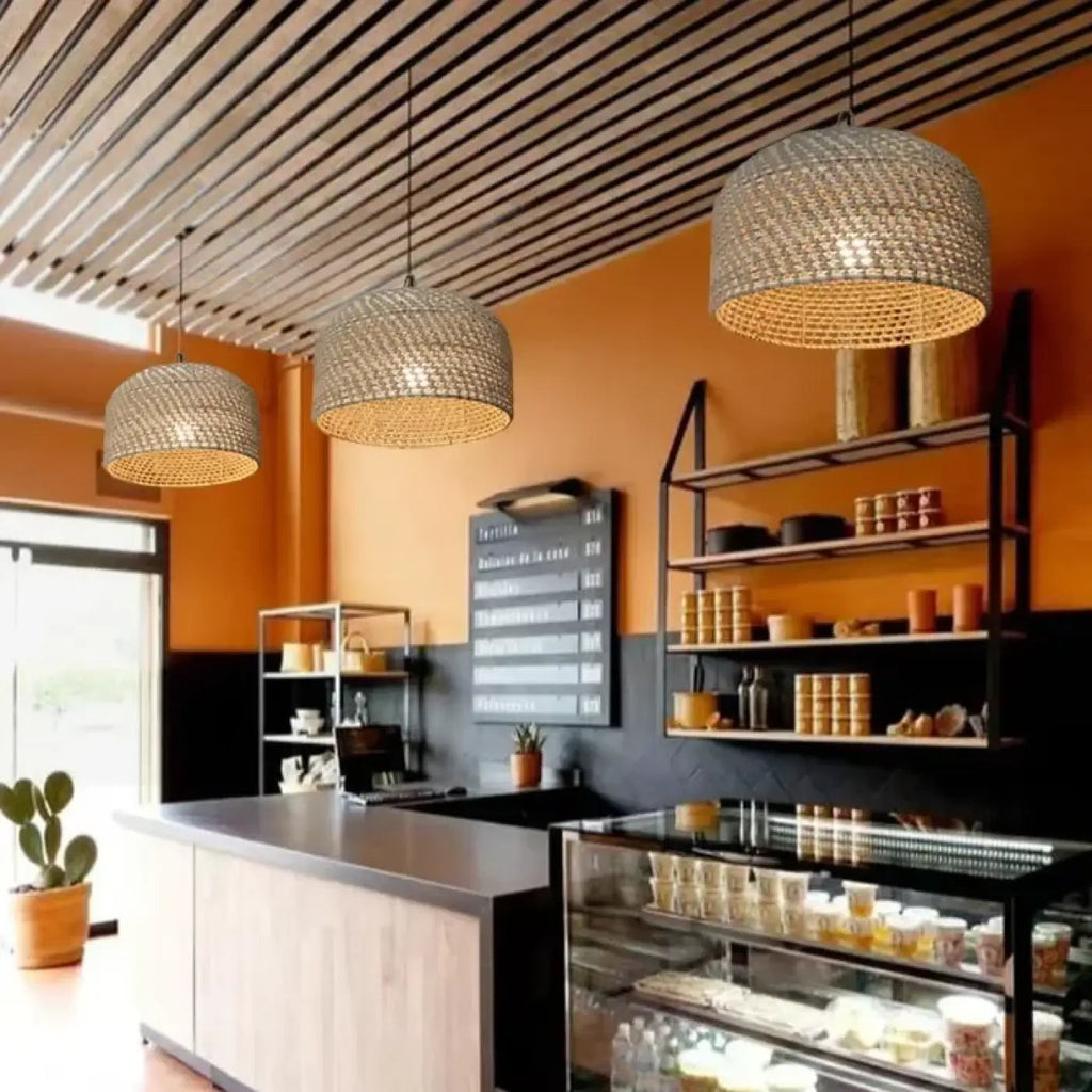 Suspension en osier tissé au design moderne, trois tailles