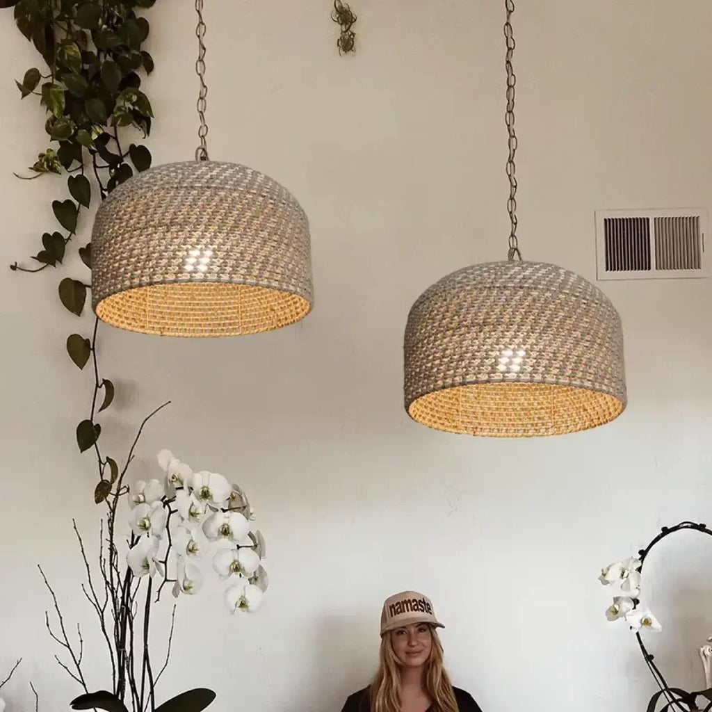 Suspension en osier tissé au design moderne, trois tailles