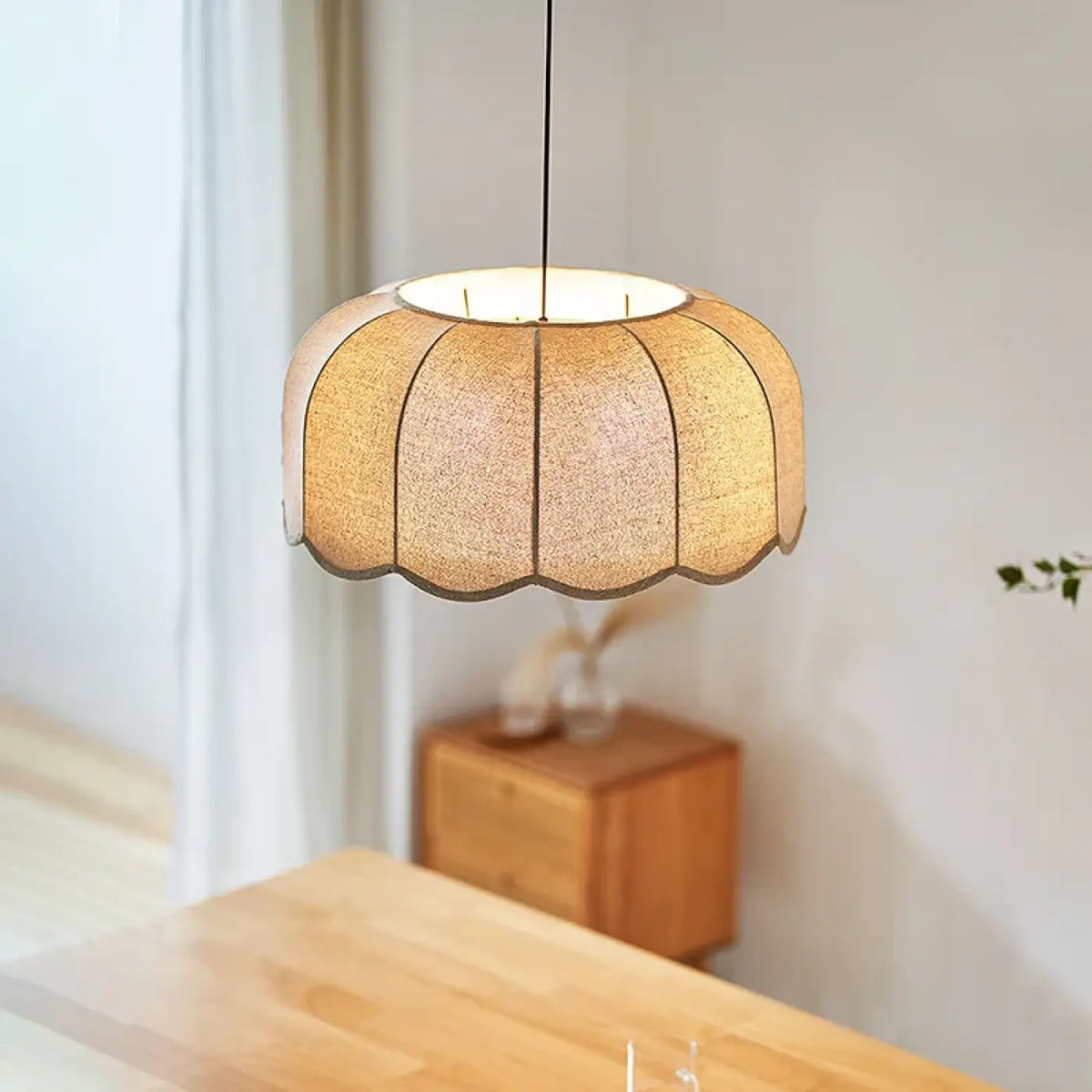 Suspension moderne en tissu beige, abat-jour simple