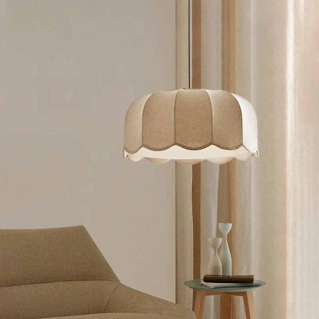 Suspension moderne en tissu beige, abat-jour simple