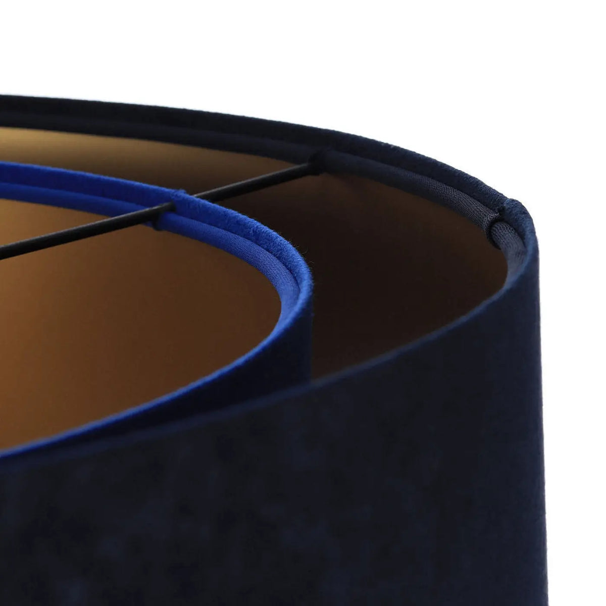 Suspension en tissu bleu marine effet velours, intérieur doré
