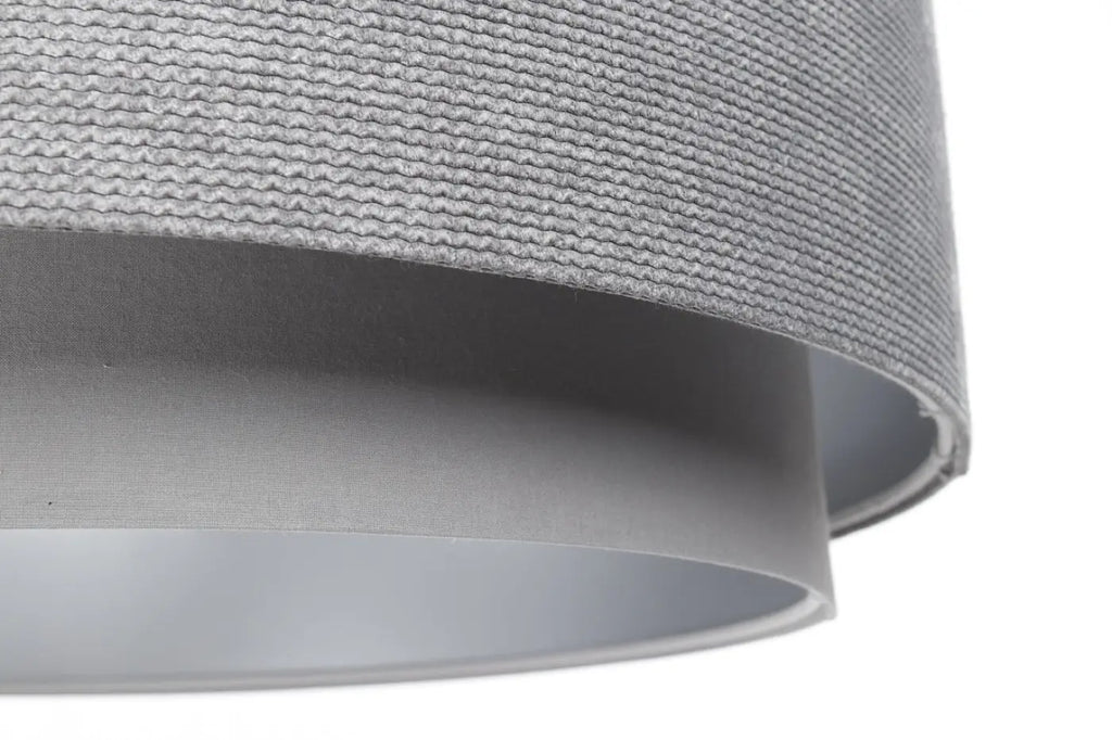 Suspension en tissu gris et argent, sobre et lumineuse