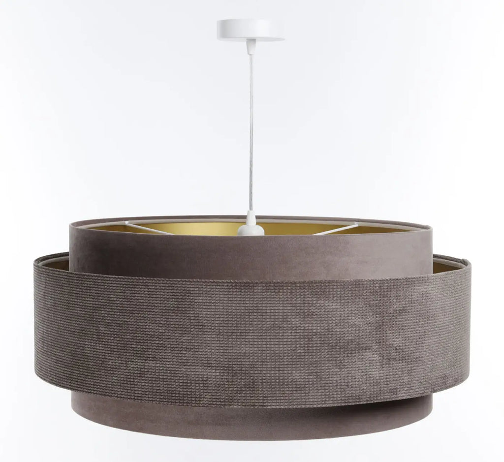 Suspension en tissu moka et doré, chaleureuse et habillée