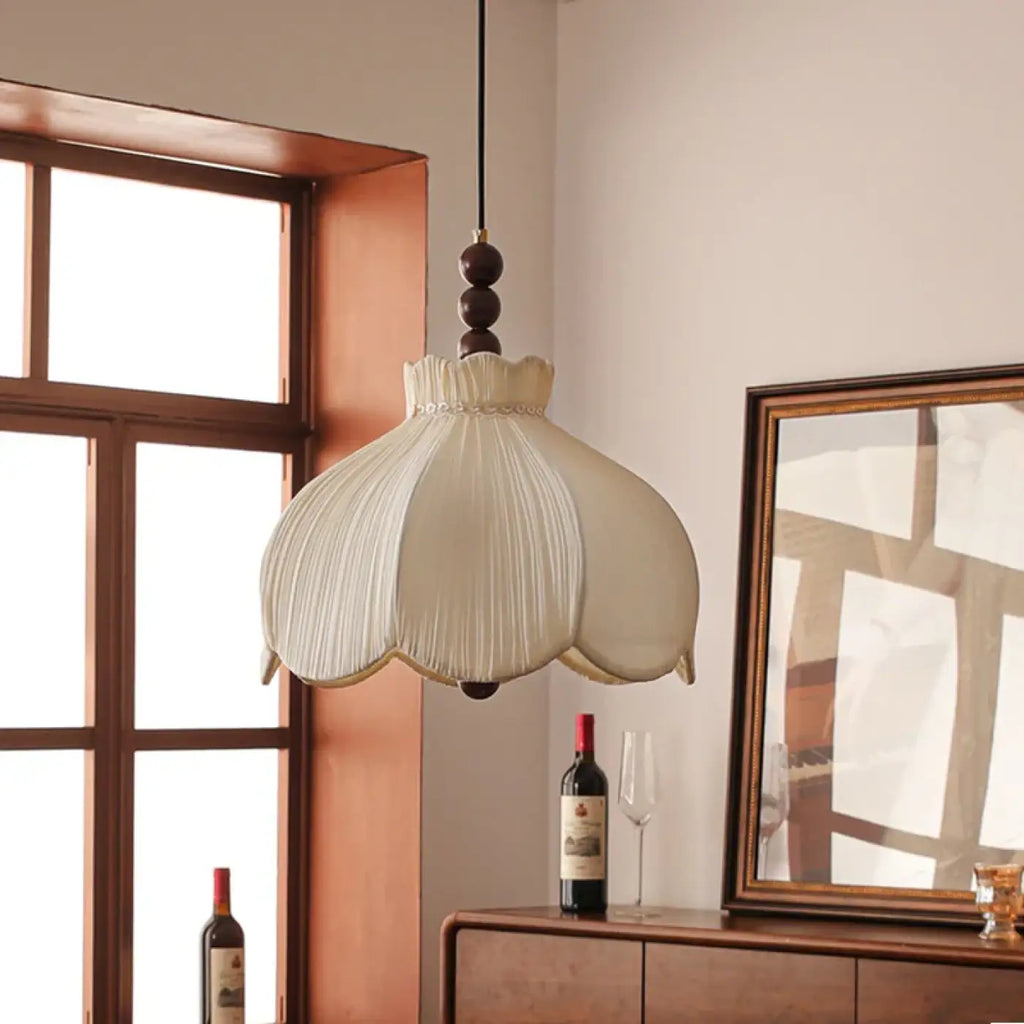 Suspension en tissu plissé de forme généreuse, S, M ou L