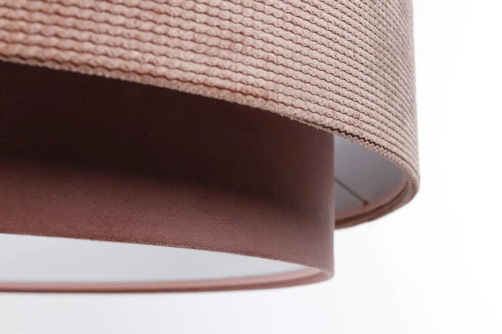 Suspension en tissu rose et blanc, finitions soignées