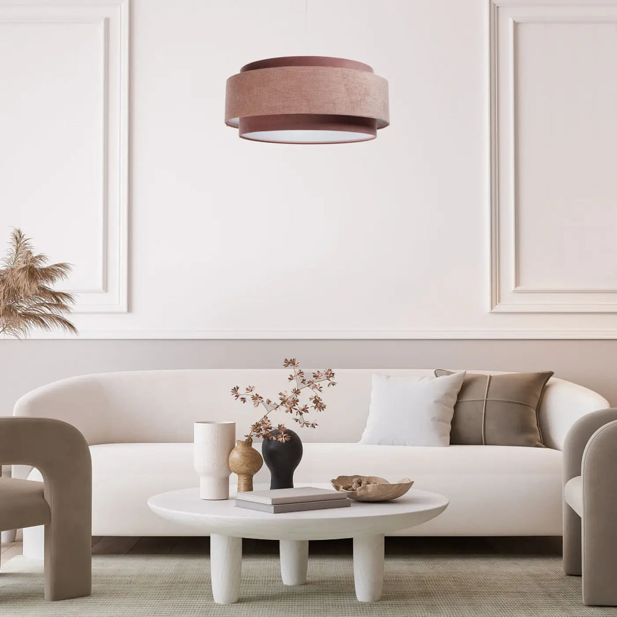 Suspension en tissu rose et blanc, finitions soignées
