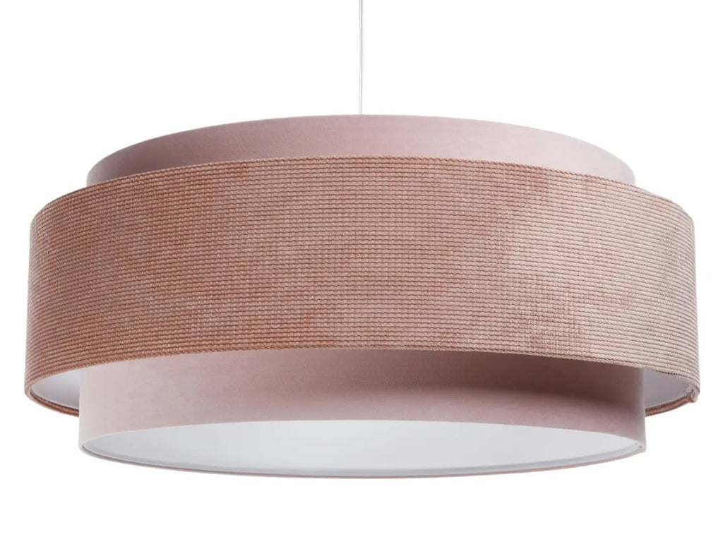 Suspension en tissu rose pâle et blanc, lumière tamisée