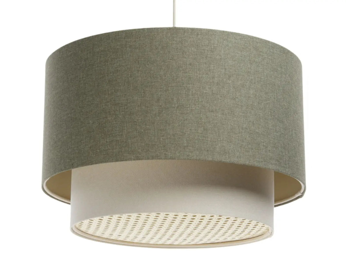 Suspension en tissu vert gris, crème et écru, lumière tamisée