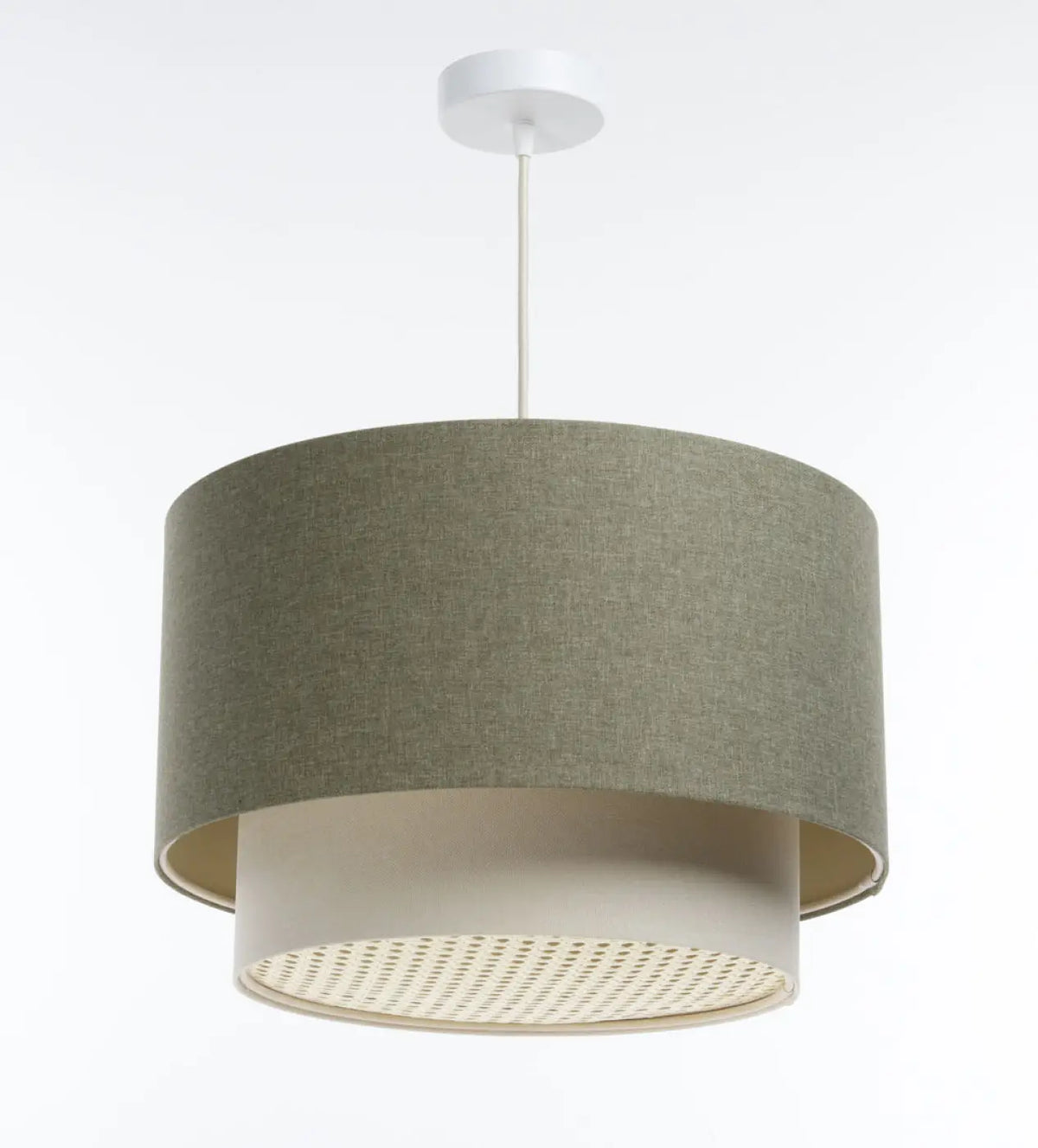 Suspension en tissu vert gris, crème et écru, lumière tamisée