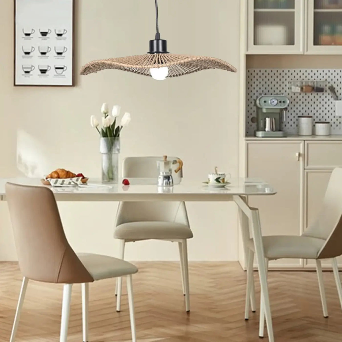 Suspension tressée d'aspect naturel, coloris beige ou noir