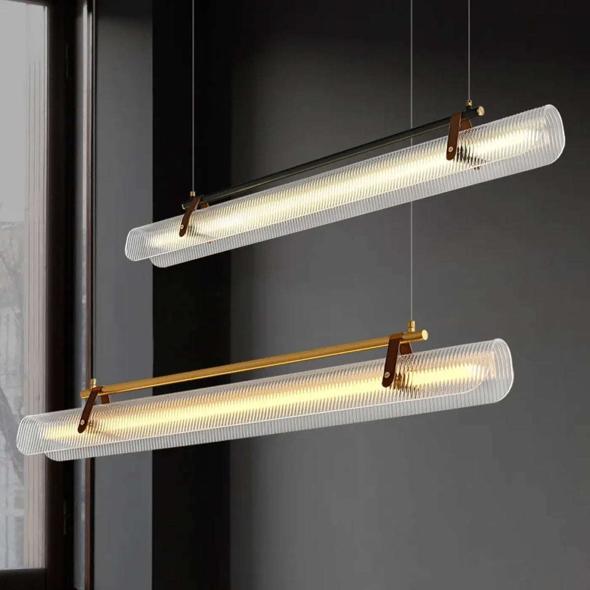 Suspension tube en verre cannelé, dorée ou noire