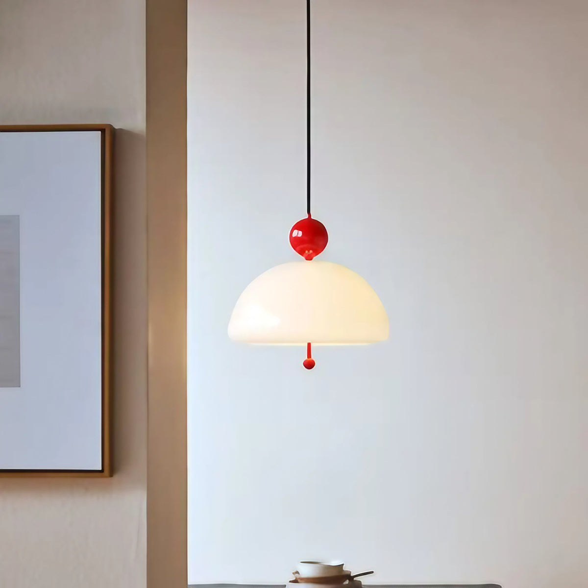 Suspension demi-globe en verre blanc, cinq finitions au choix, rouge