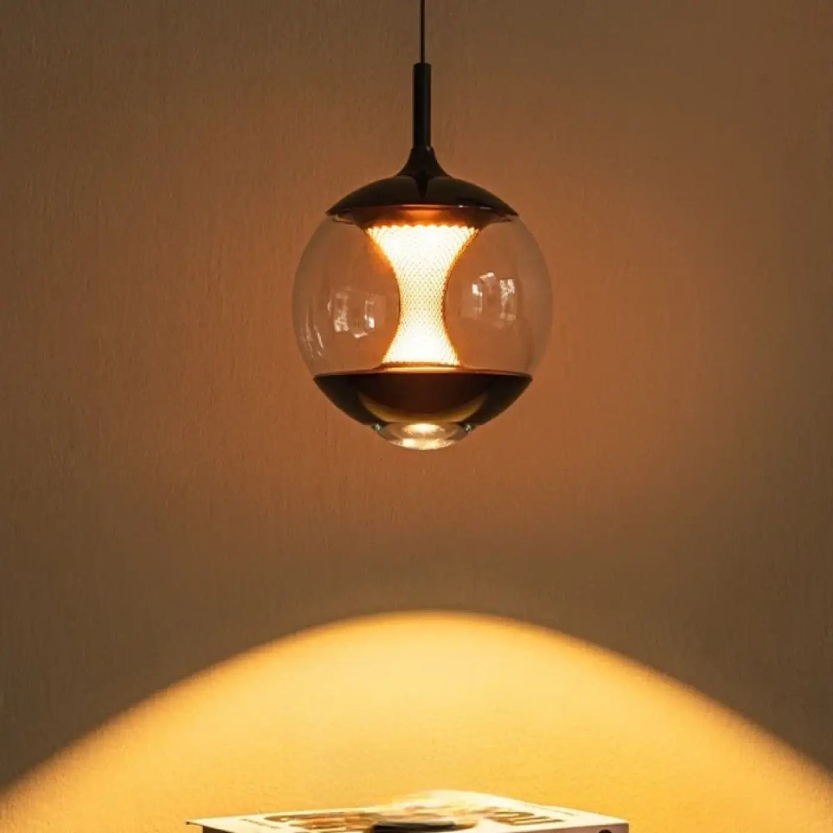 Suspension sphère en verre à diffuseur central, deux modèles