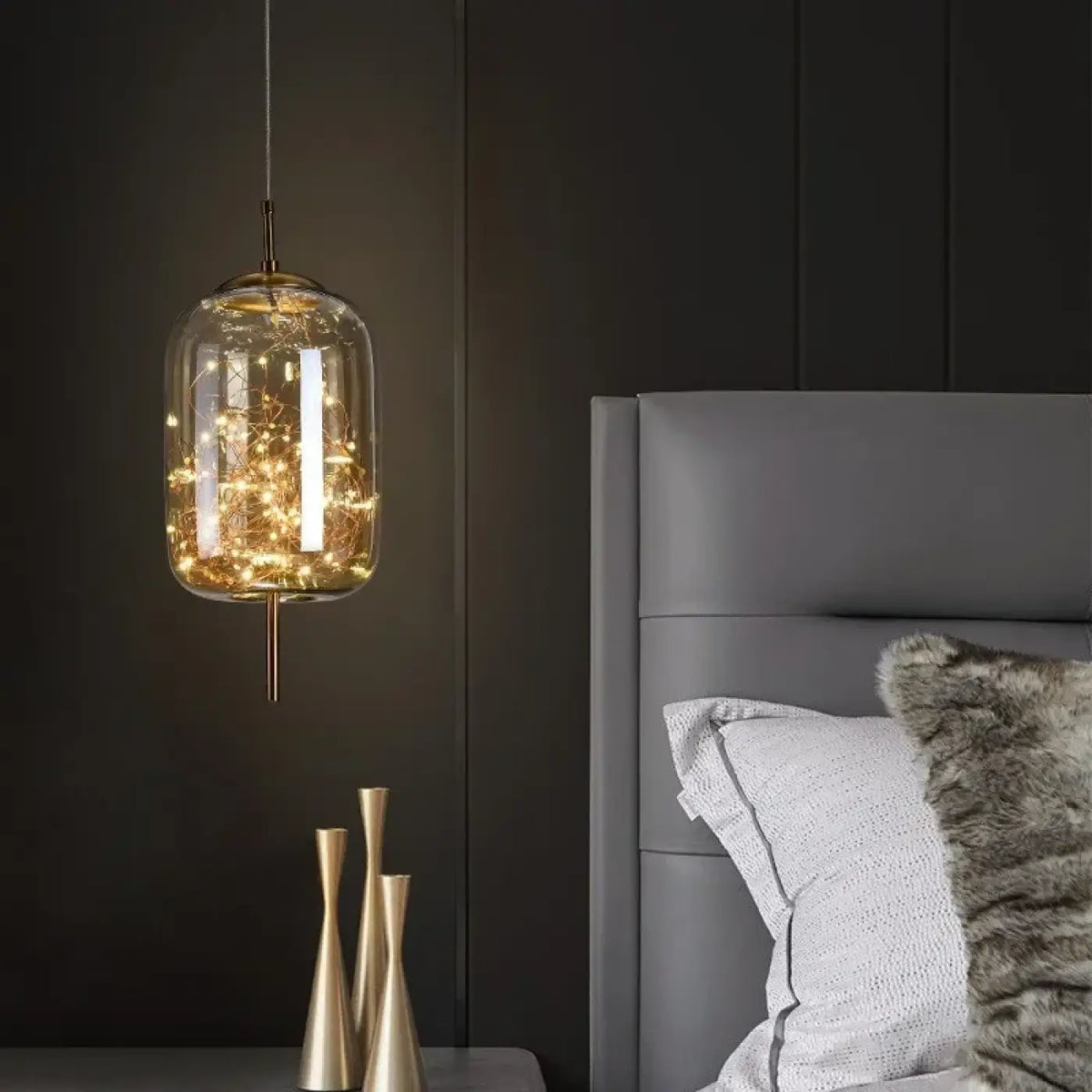 Suspension en verre avec petite guirlande LED intérieure
