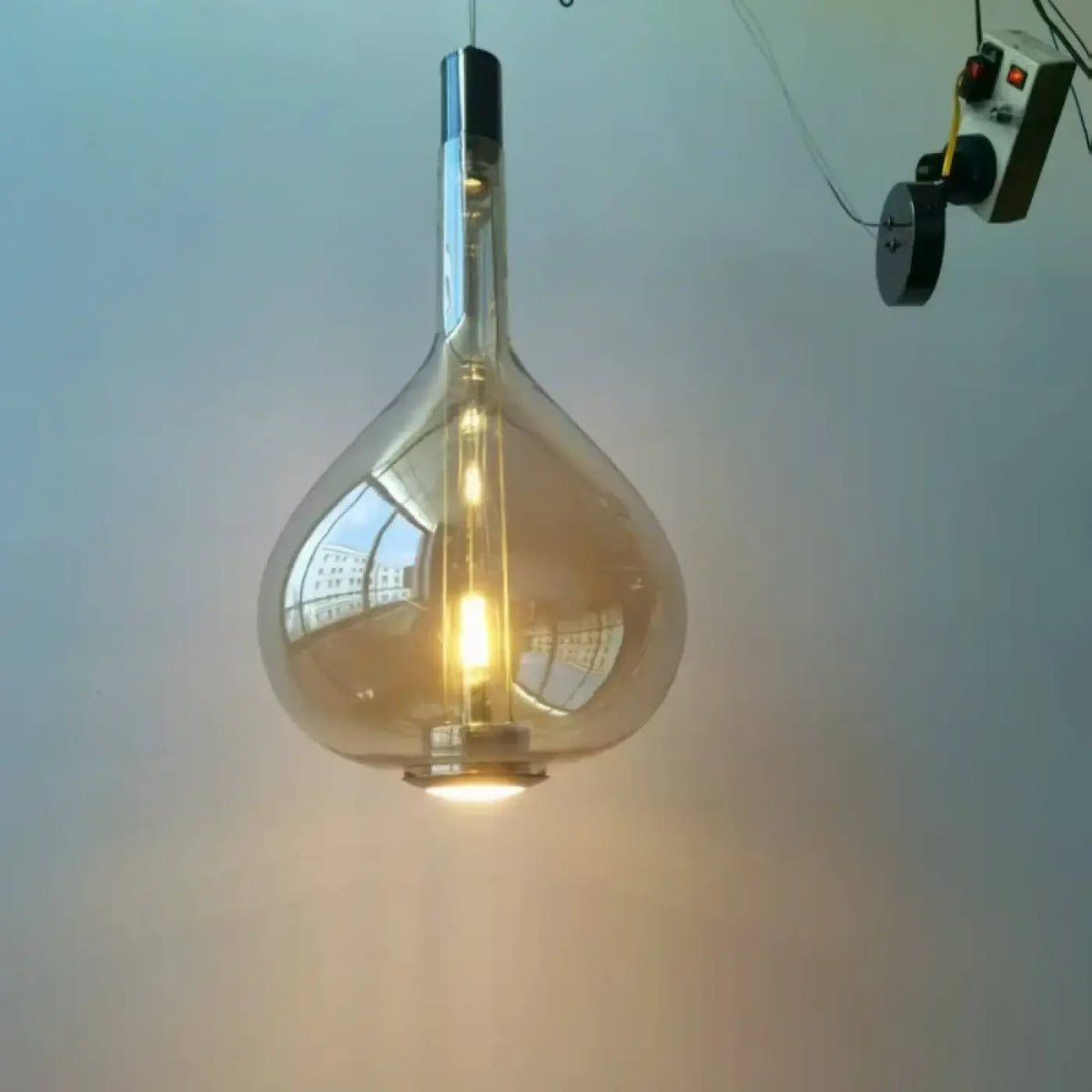 Suspension en verre soufflé aux courbes fluides, quatre teintes, transparent