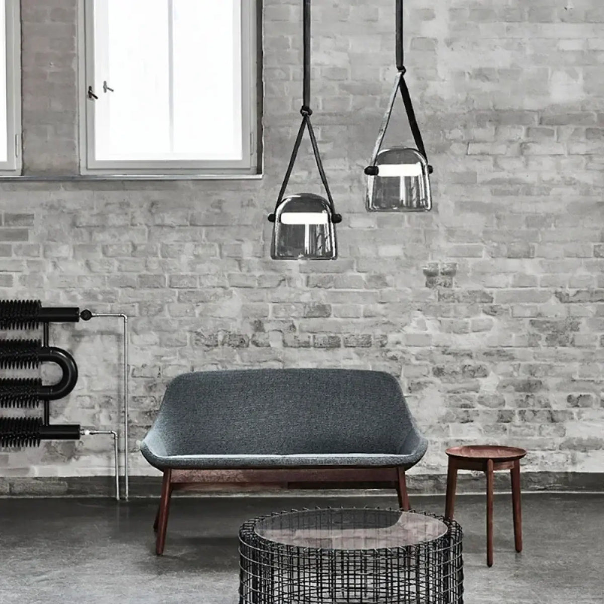 Suspension en verre teinté gris à câble noir