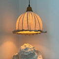 Suspension vintage, abat-jour en lin et monture en bois