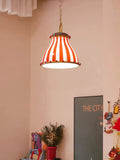 Suspension vintage rouge à motif rayé