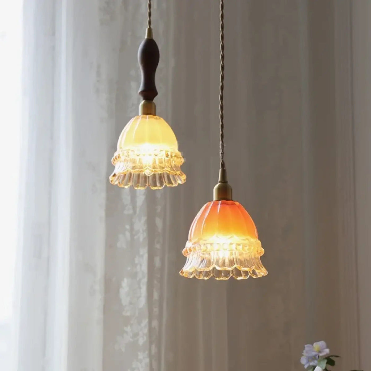 Suspension rétro chic en verre, allure vintage